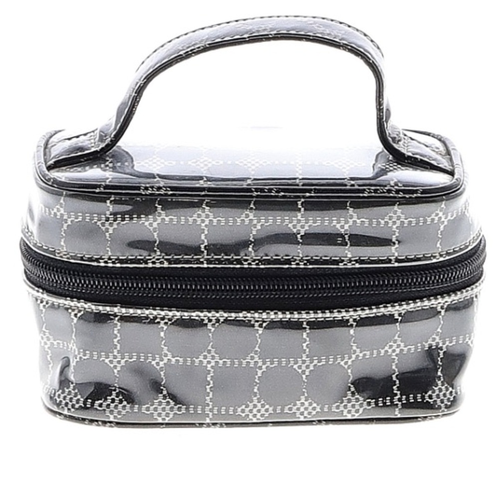 Kate Spade New York
One size Makeup bag